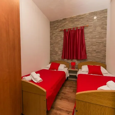 Vukman Appartement *