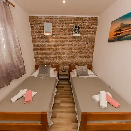 Vukman Appartement *